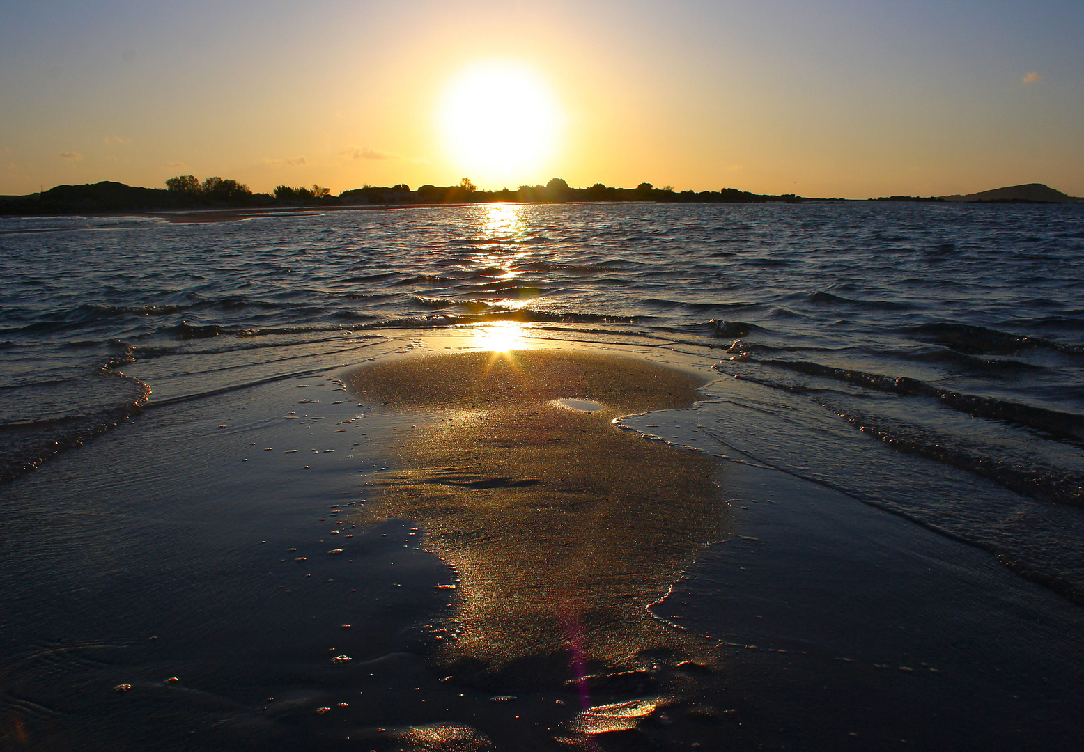 Sonnenuntergang im Naturreservat Ellafonisi (Griechenland, Insel Kreta)