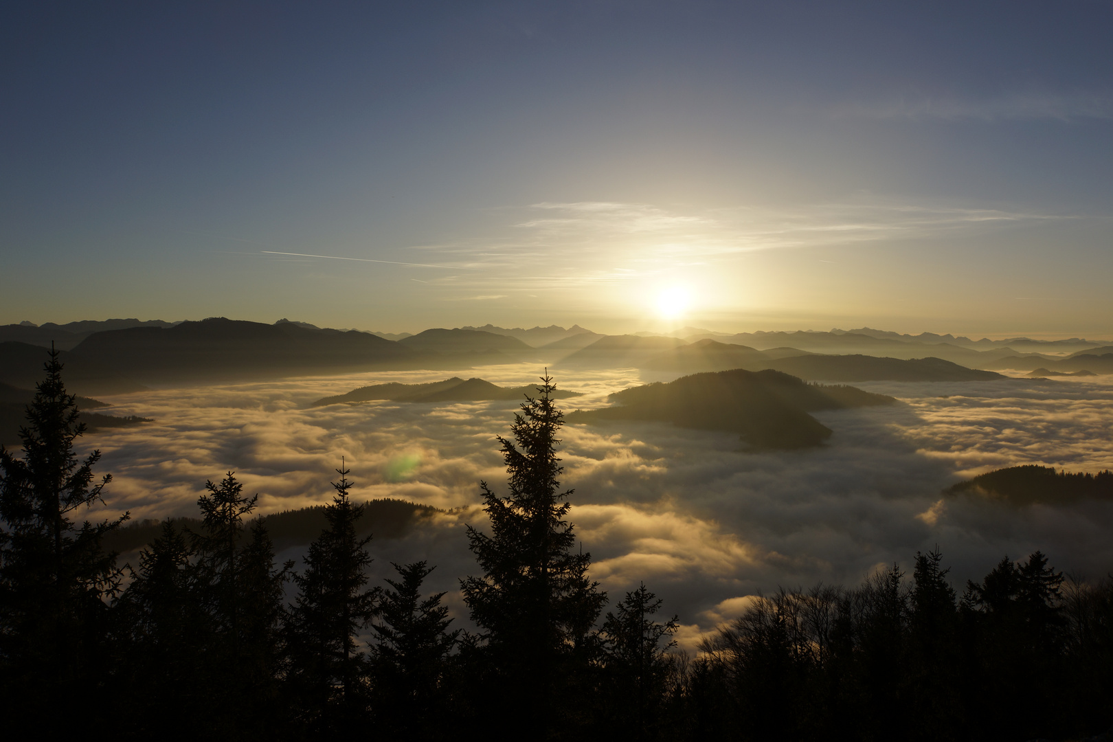 Sonnenuntergang im Nebelsee