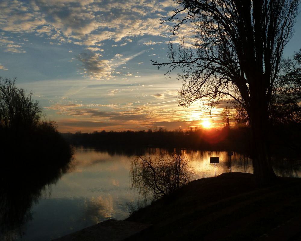 Sonnenuntergang im Neckar 