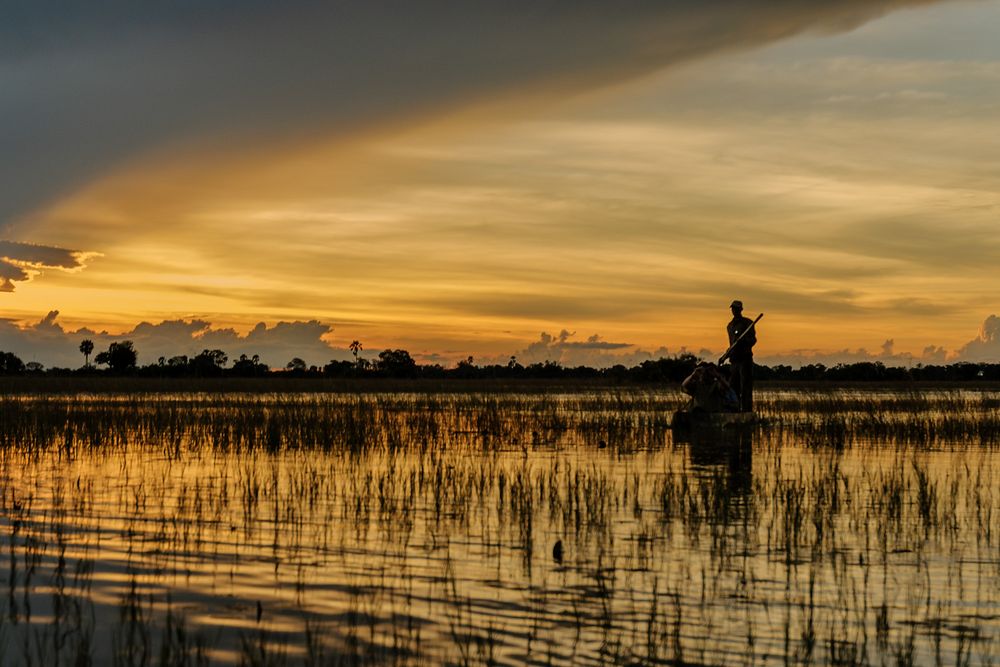 Sonnenuntergang im Okavango Delta