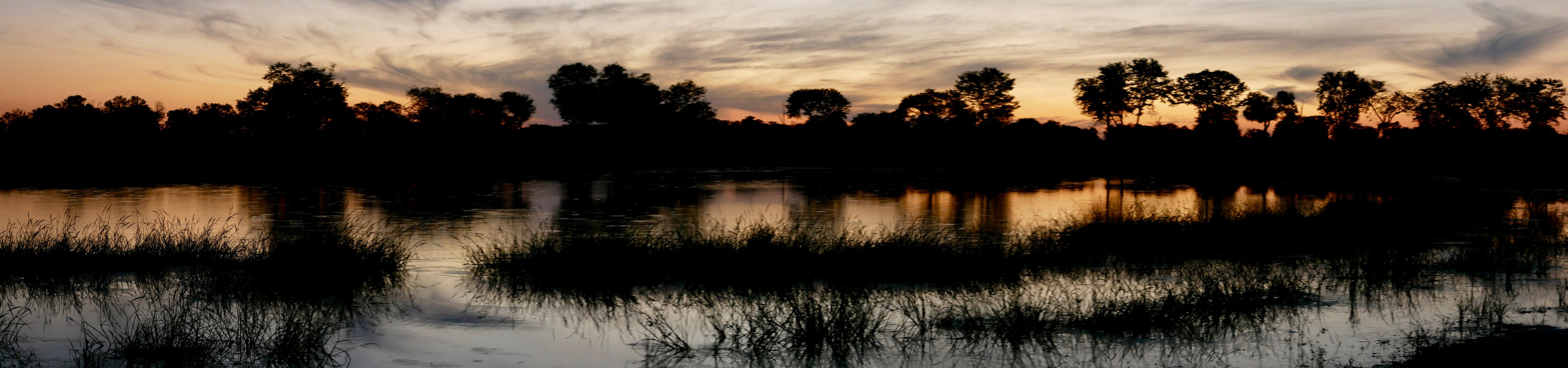 Sonnenuntergang im Okavangodelta Botswana