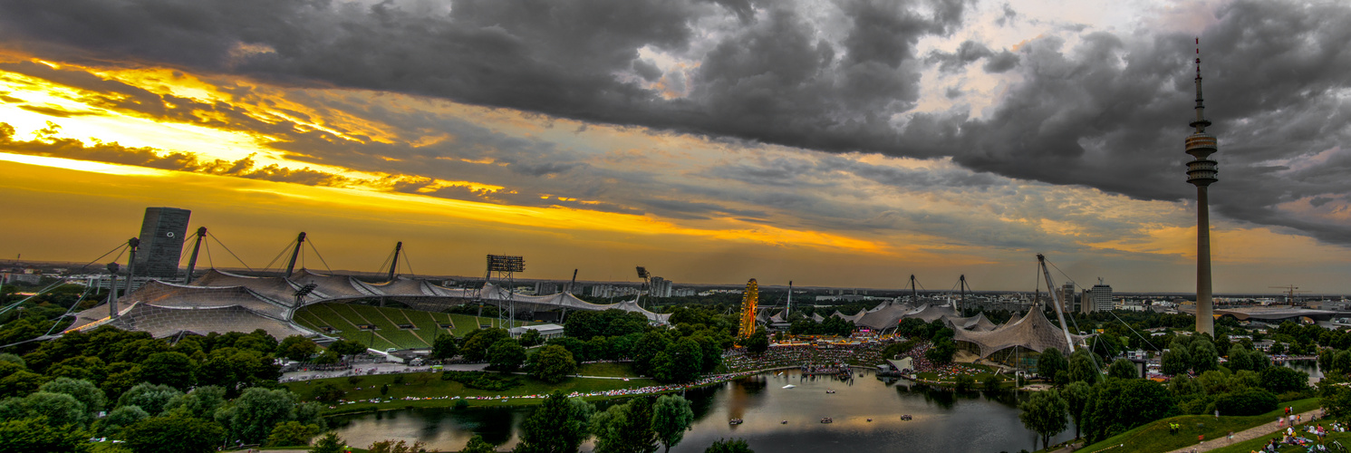 Sonnenuntergang im Olympiapark Teil 1