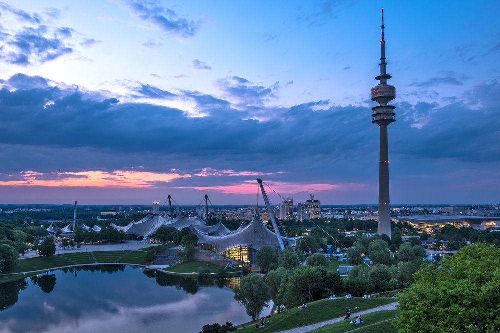 Sonnenuntergang im Olympiazentrum