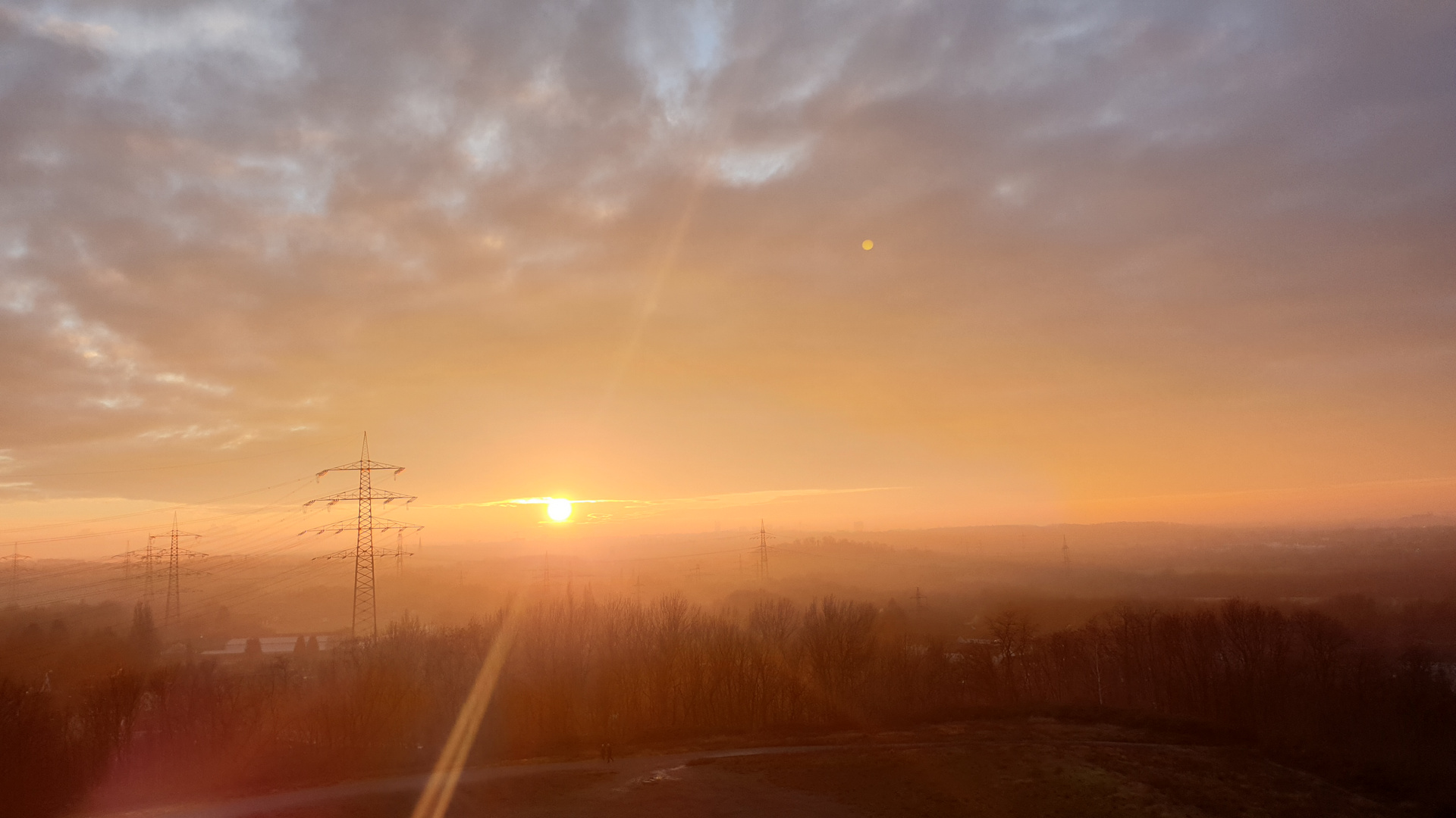 Sonnenuntergang im Ruhrgebiet - Essen