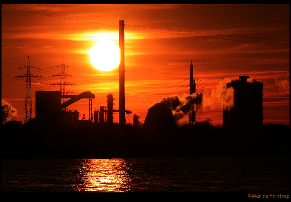 Sonnenuntergang im Ruhrgebiet - Hüttenwerke Krupp Mannesmann - HKM Duisburg