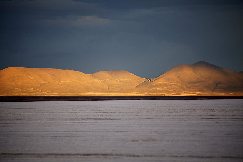 Sonnenuntergang im Salar de Uyuni-Bolivien