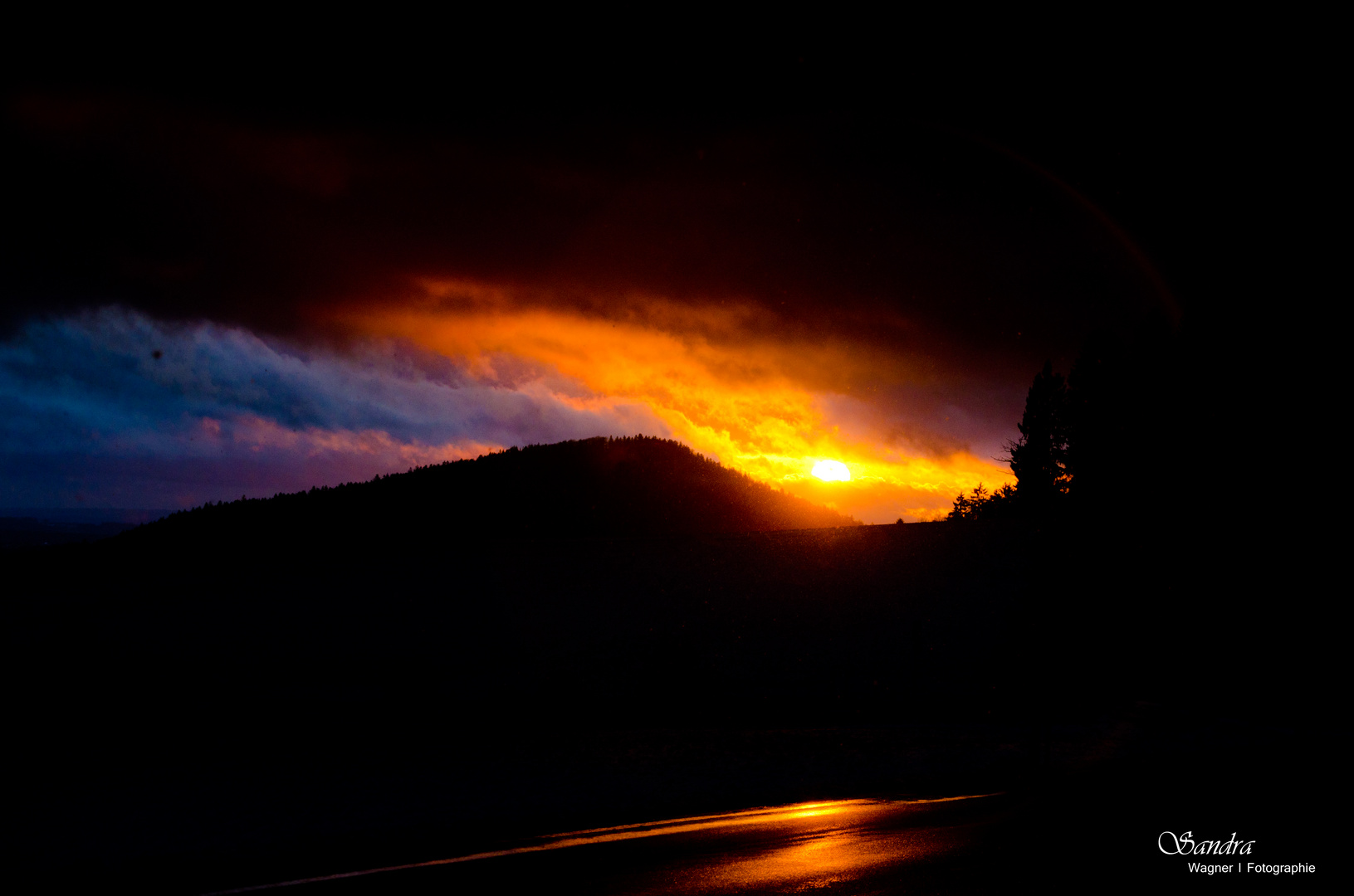 Sonnenuntergang im Schneesturm