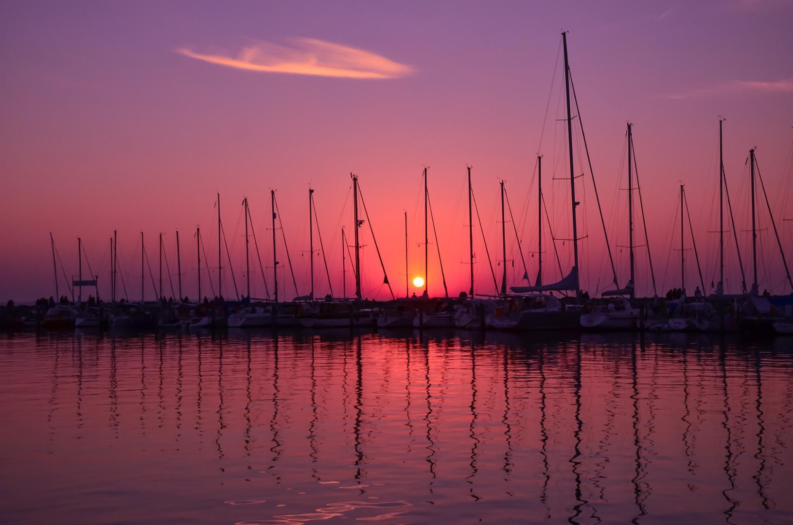 Sonnenuntergang im Seglerhafen