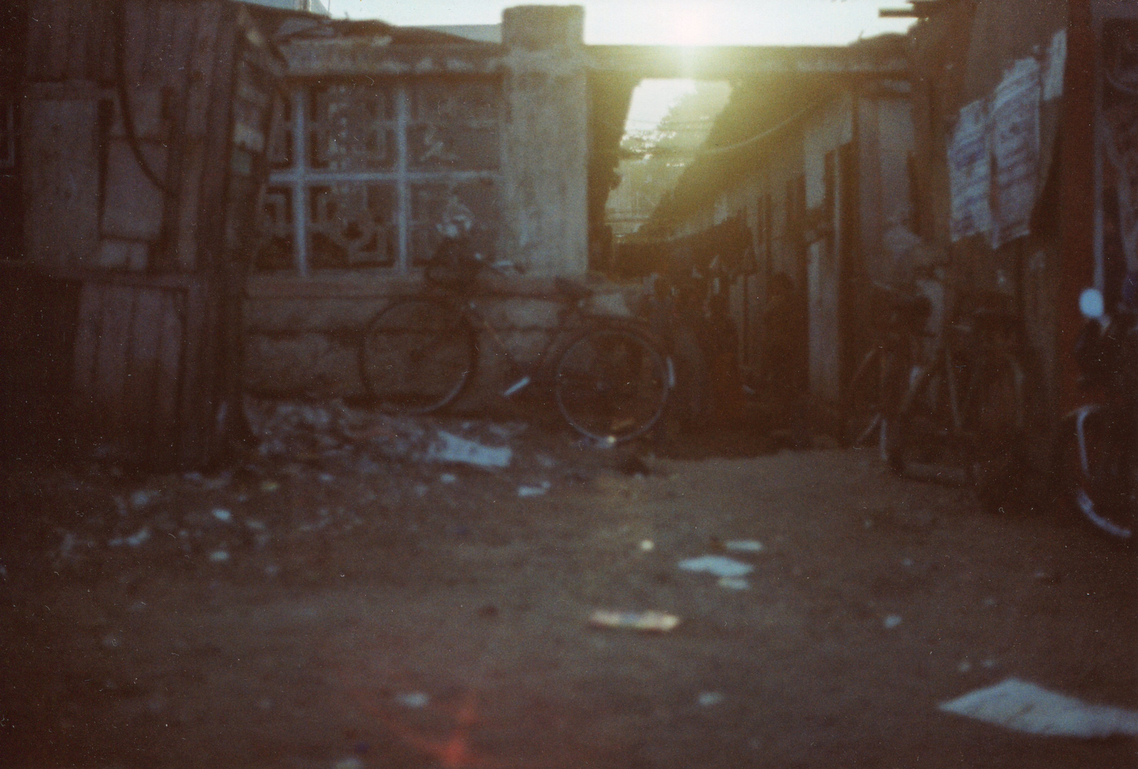 Sonnenuntergang im Slum , Chennai , Indien