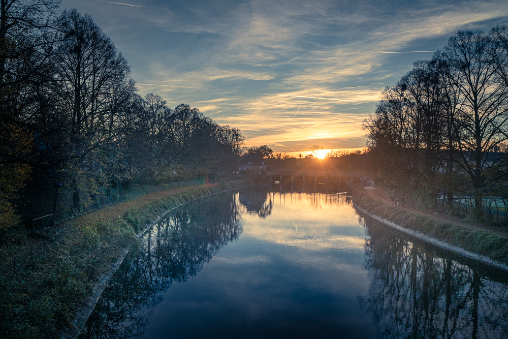 Sonnenuntergang im Spätherbst