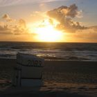 Sonnenuntergang im Strandkorb