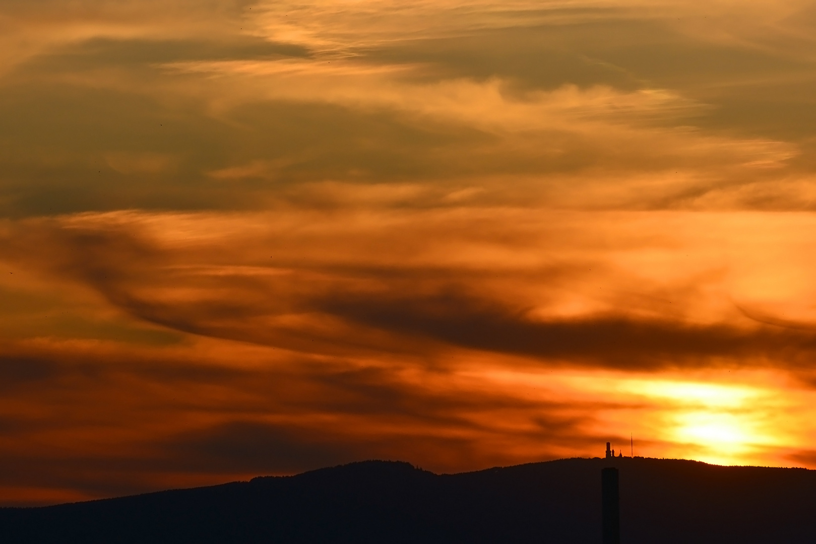 Sonnenuntergang im Taunus am Kl.Feldberg 0287