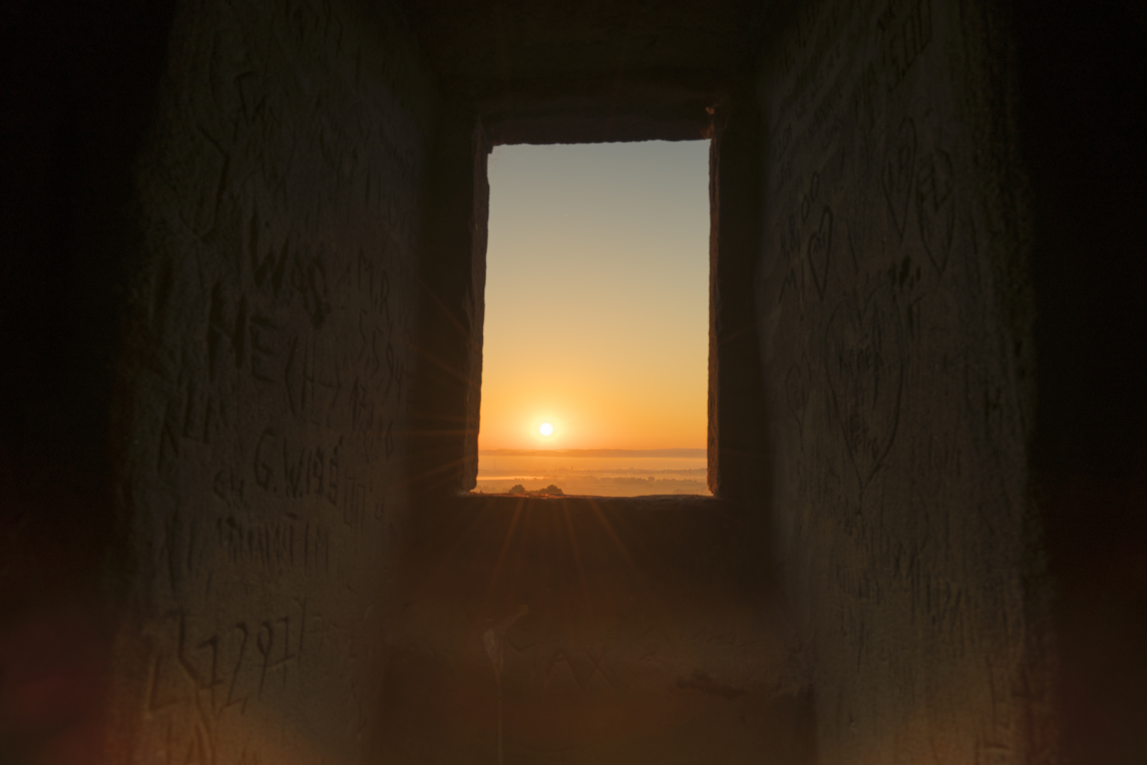 Sonnenuntergang im Turmfenster