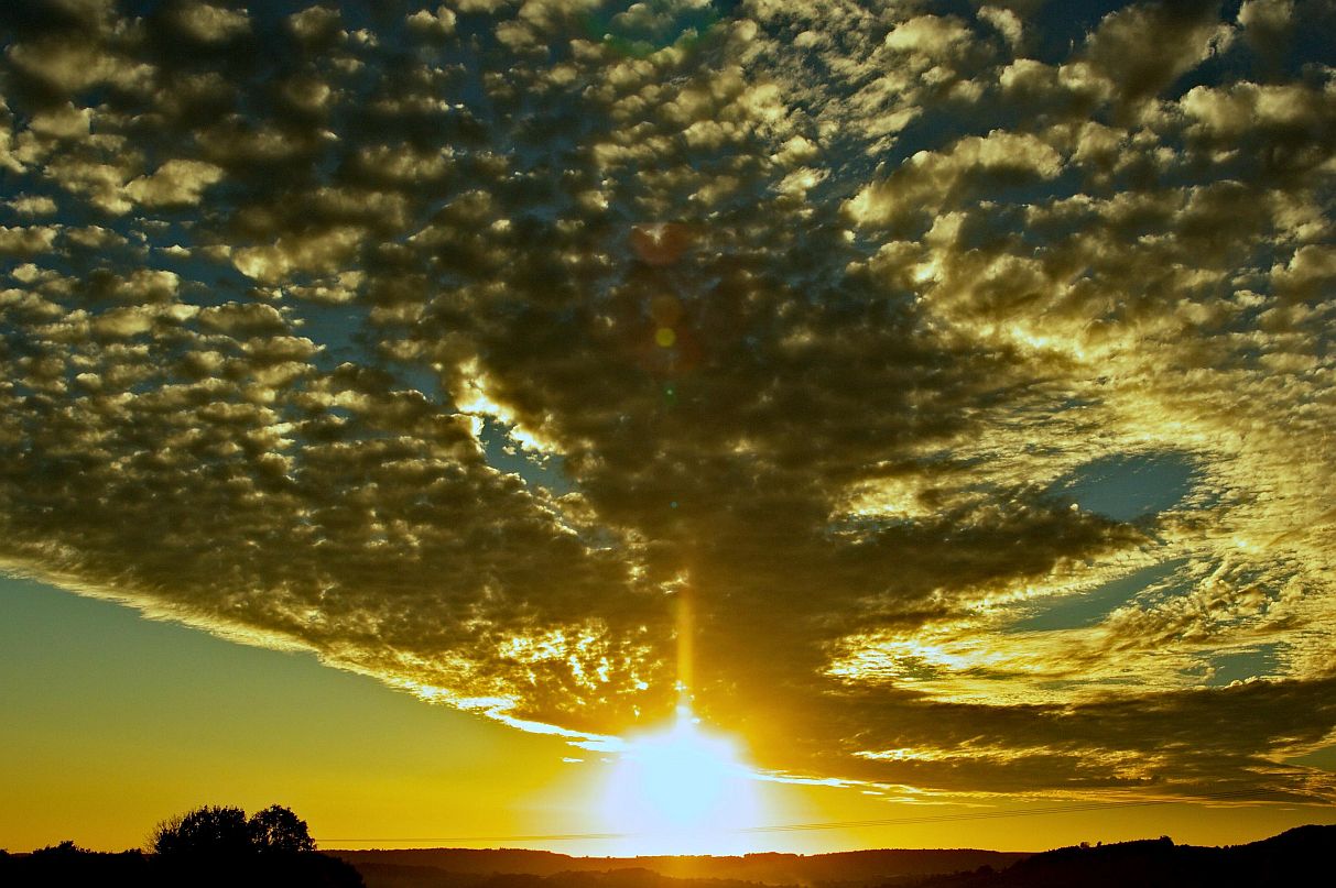 Sonnenuntergang im Vogelsberg (Hessen)