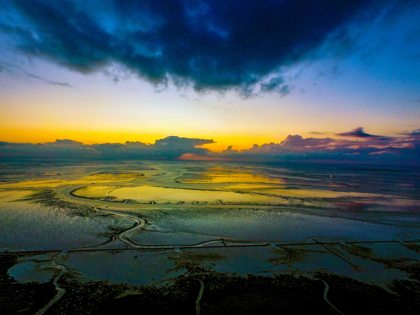 Sonnenuntergang im Wattenmeer 