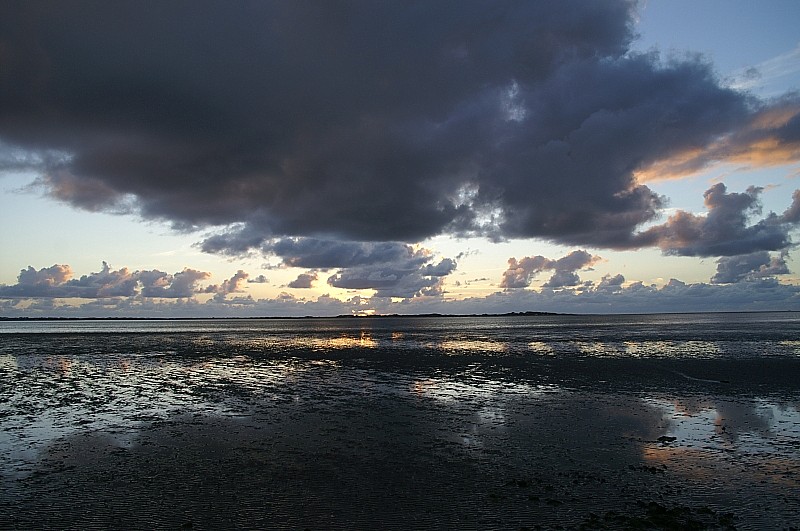 Sonnenuntergang im Wattenmeer zwischen Föhr und Amrum