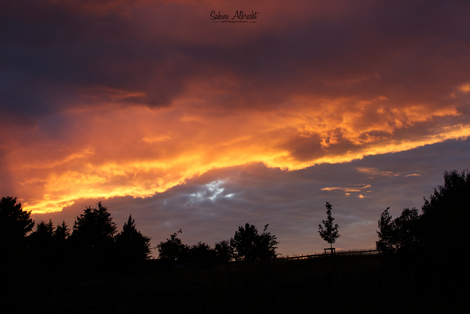 Sonnenuntergang im Weinhof in Weißensee 