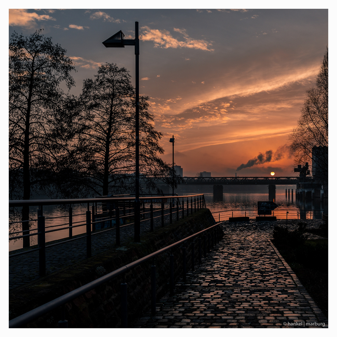 Sonnenuntergang im Westhafen