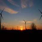 Sonnenuntergang im Windpark Timmeler Kampen