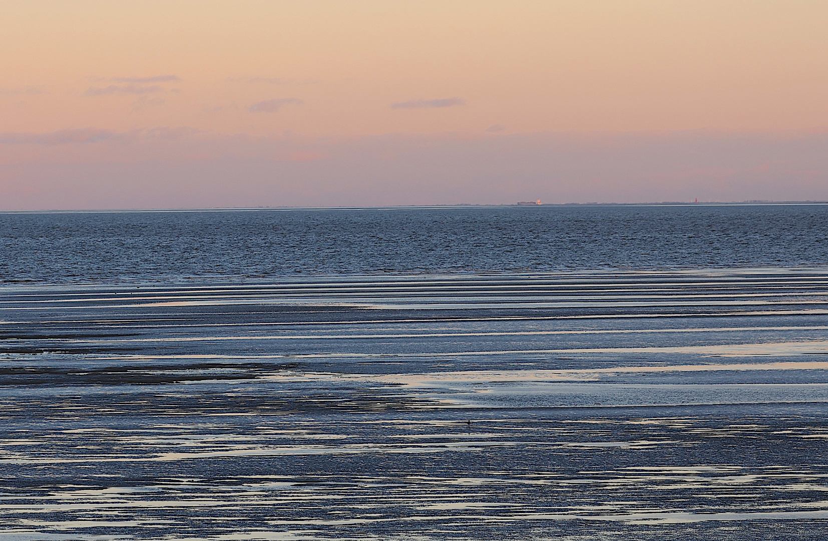 Sonnenuntergang im Winter Goldene Stunde