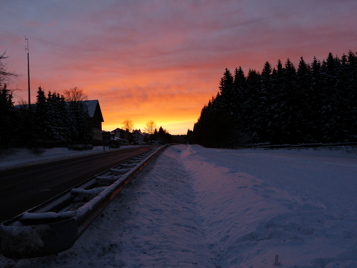 Sonnenuntergang im winterlichen Winterberg