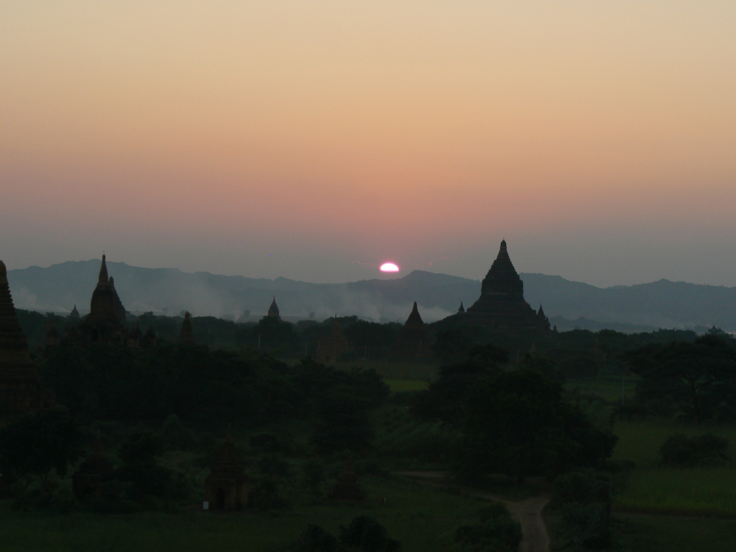 Sonnenuntergang in Bagan (Myanmar)