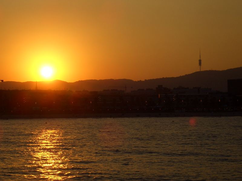 Sonnenuntergang In Barcelona Foto Bild Europe Spain Aragon Katalonien Bilder Auf Fotocommunity