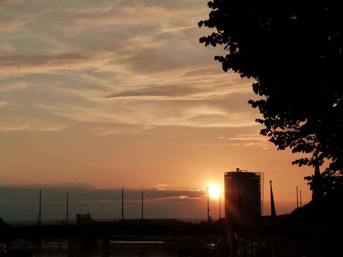 Sonnenuntergang in Bremen, an der Schlachte