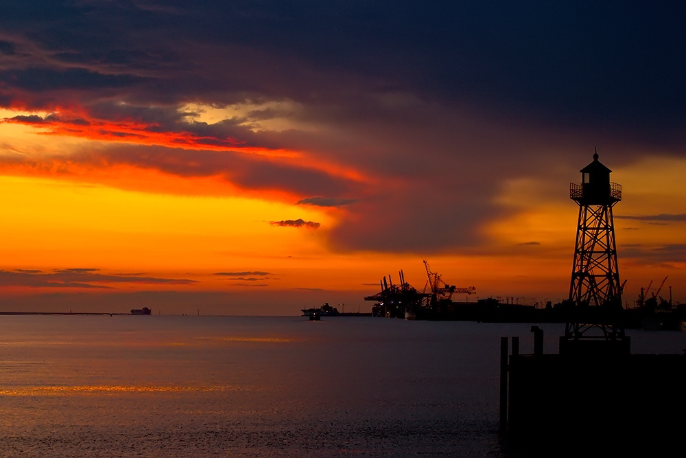 Sonnenuntergang in Bremerhaven