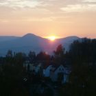 Sonnenuntergang in Decin zwischen Hopfenberg und Lotarberg