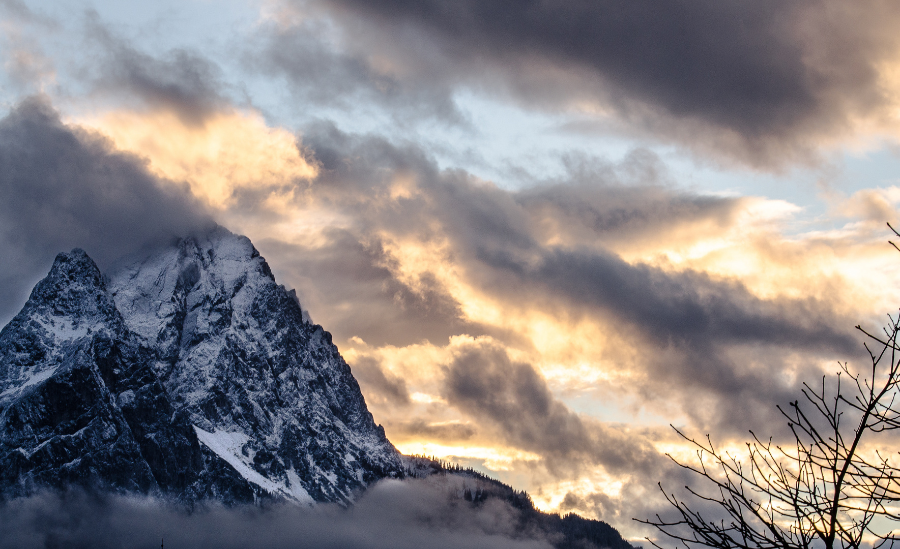 Sonnenuntergang in den Alpen