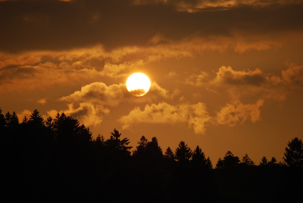 Sonnenuntergang in den Bergen