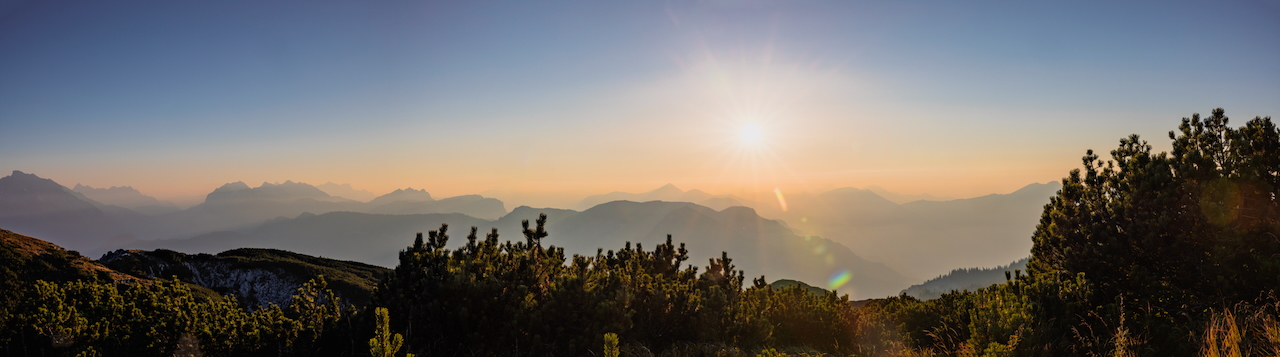 Sonnenuntergang in den Bergen