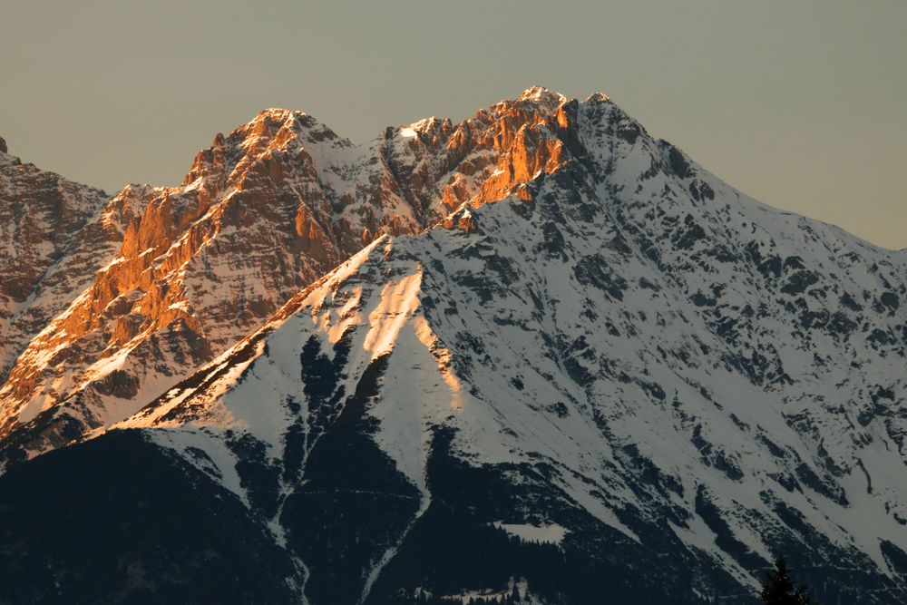 Sonnenuntergang in den Bergen