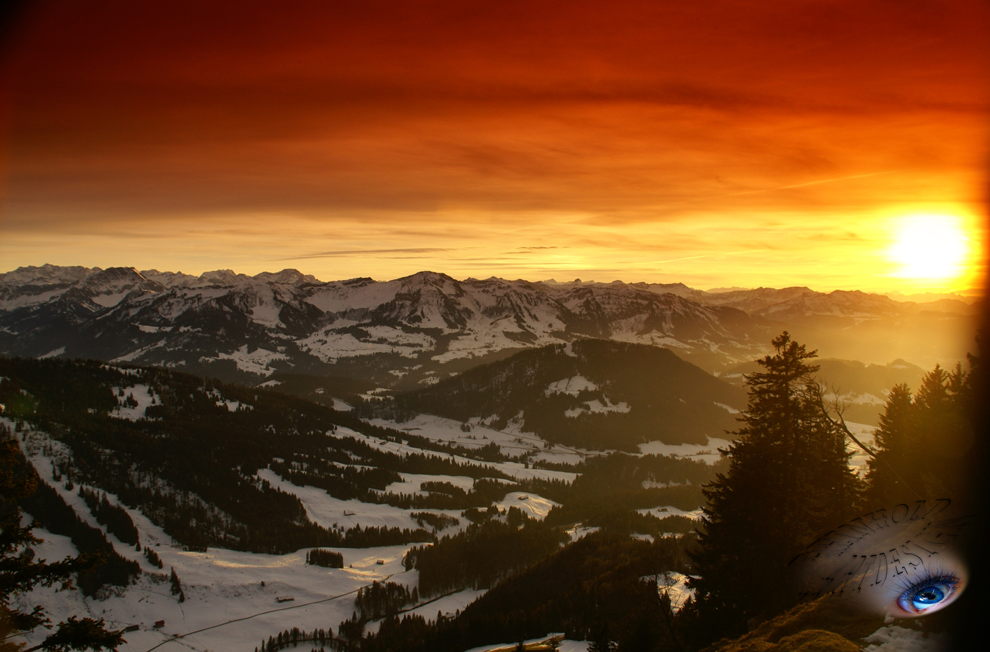 Sonnenuntergang in den Bergen