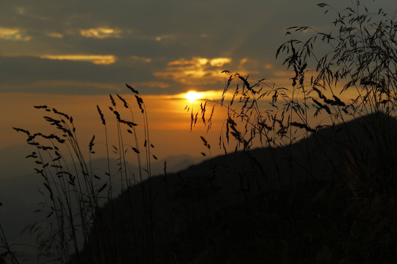 Sonnenuntergang in den Bergen