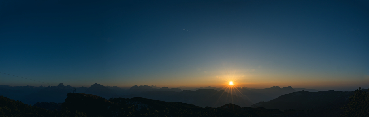 Sonnenuntergang in den Bergen