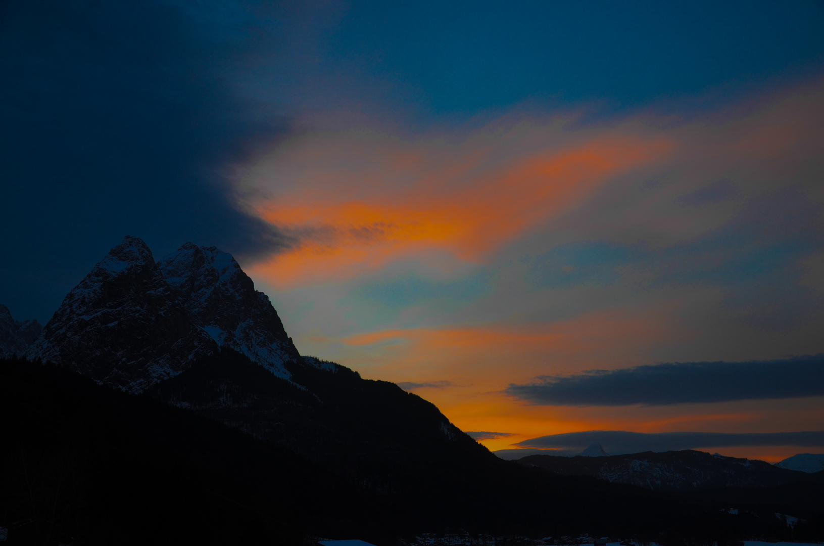 Sonnenuntergang in den Bergen