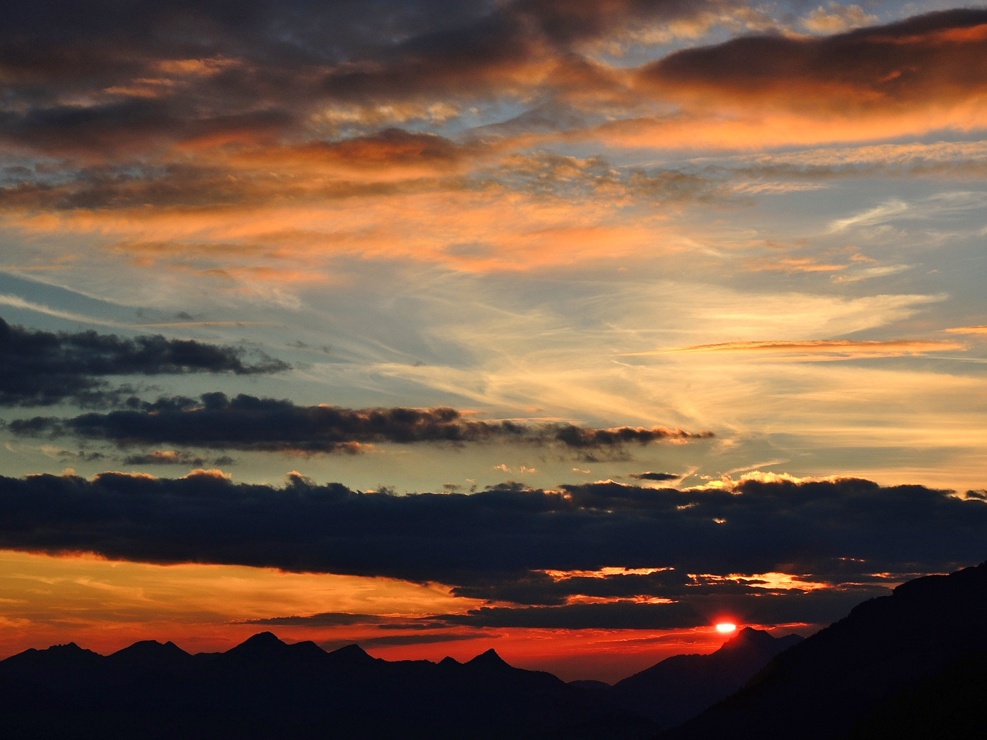 Sonnenuntergang in den Bergen