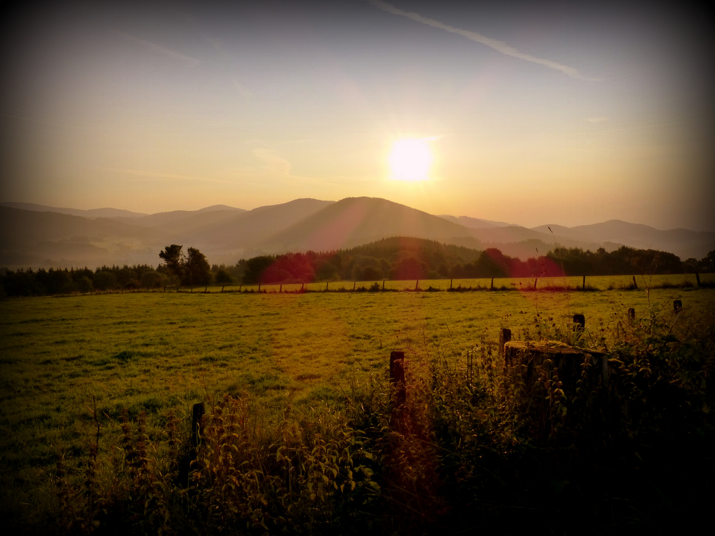 Sonnenuntergang in den Bergen von Winterberg