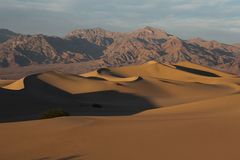 Sonnenuntergang in den Mesquite Flats Sand Dunes...