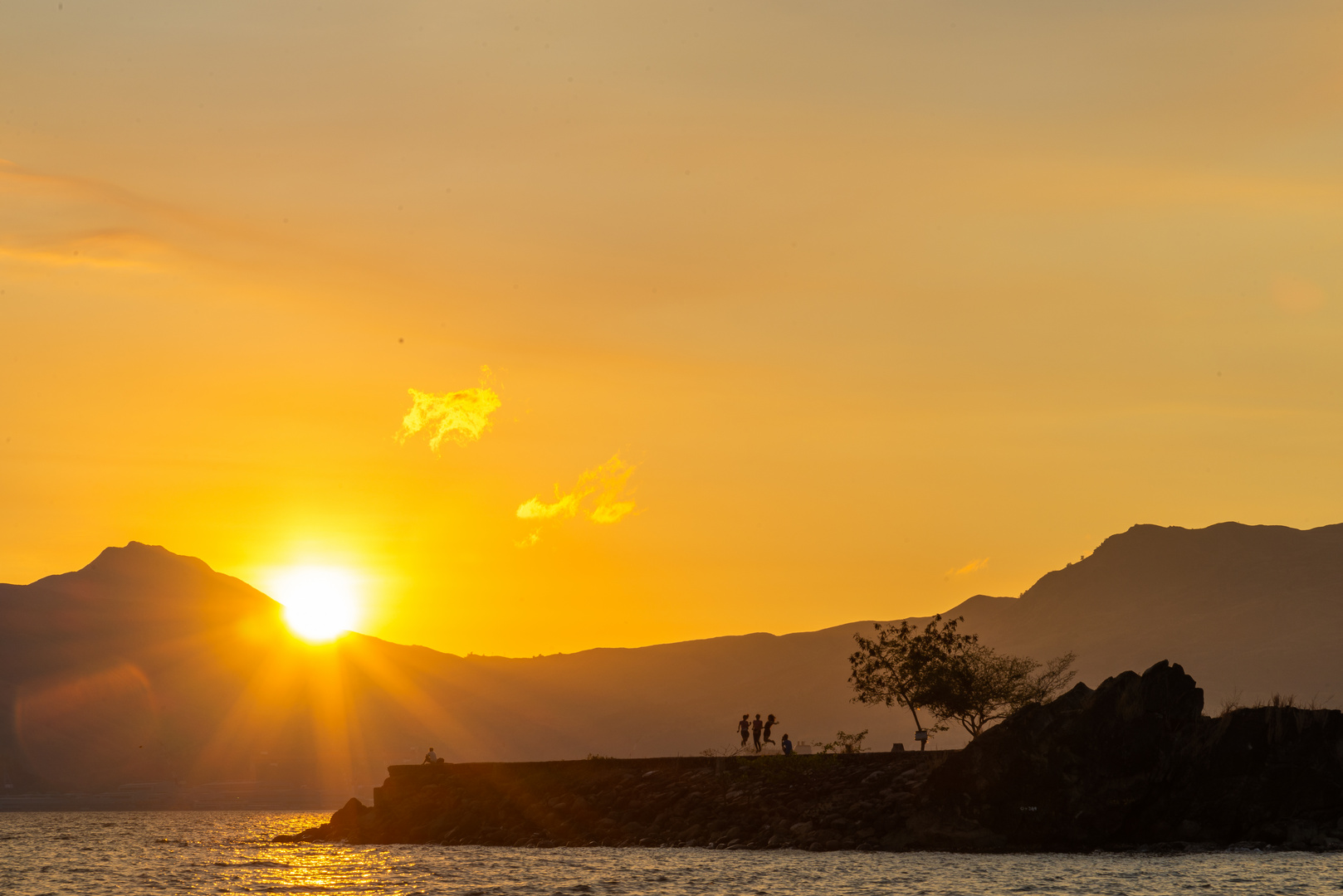 Sonnenuntergang in den Tropen