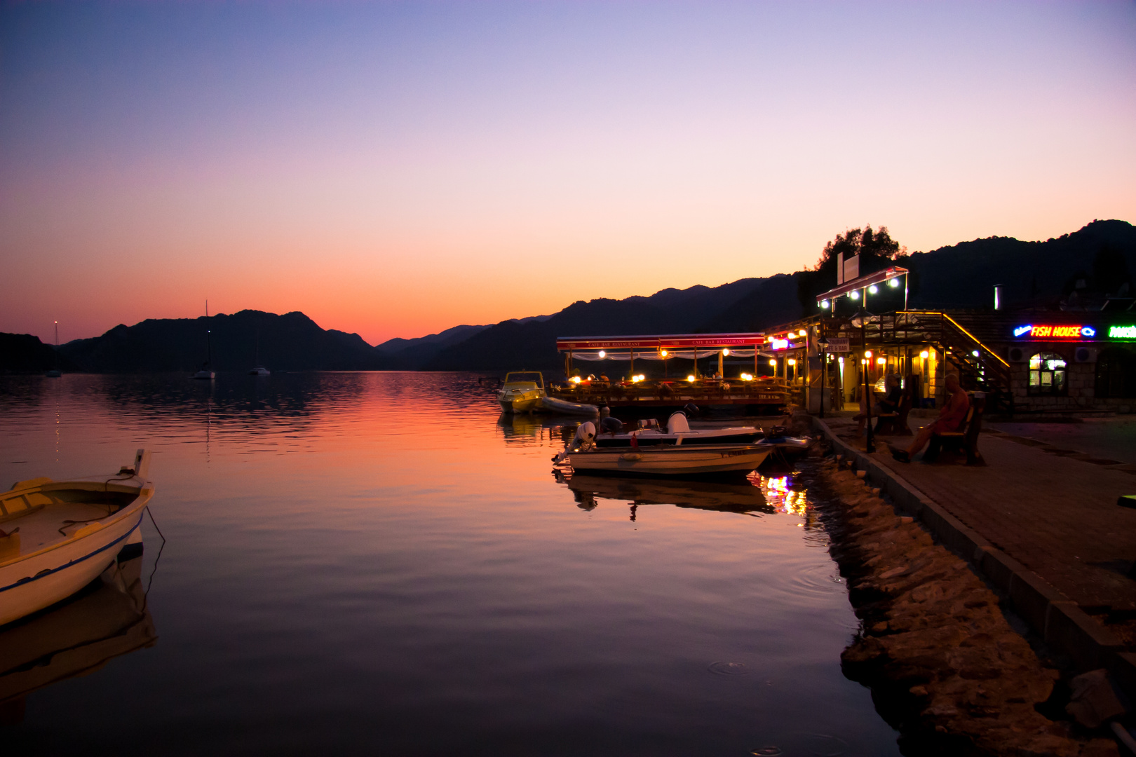 Sonnenuntergang in der Bucht von Kaleüecagiz, Türkei