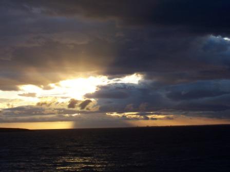 Sonnenuntergang in der Bucht von Reykjavik