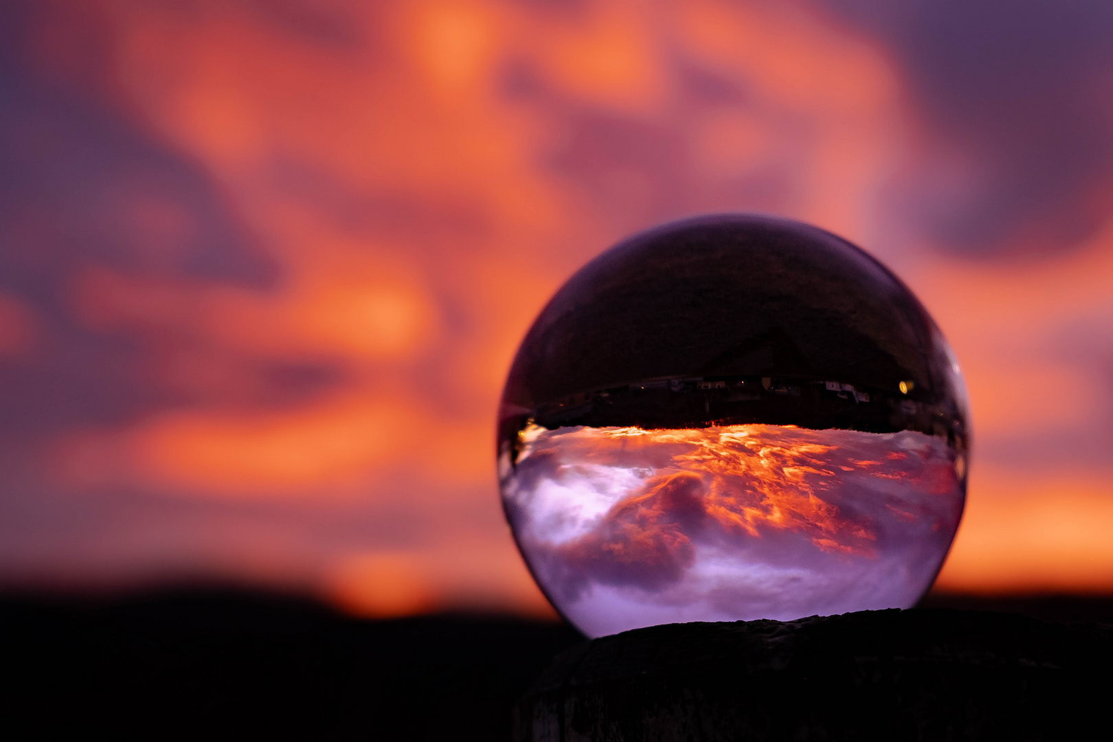 Sonnenuntergang in der Glaskugel