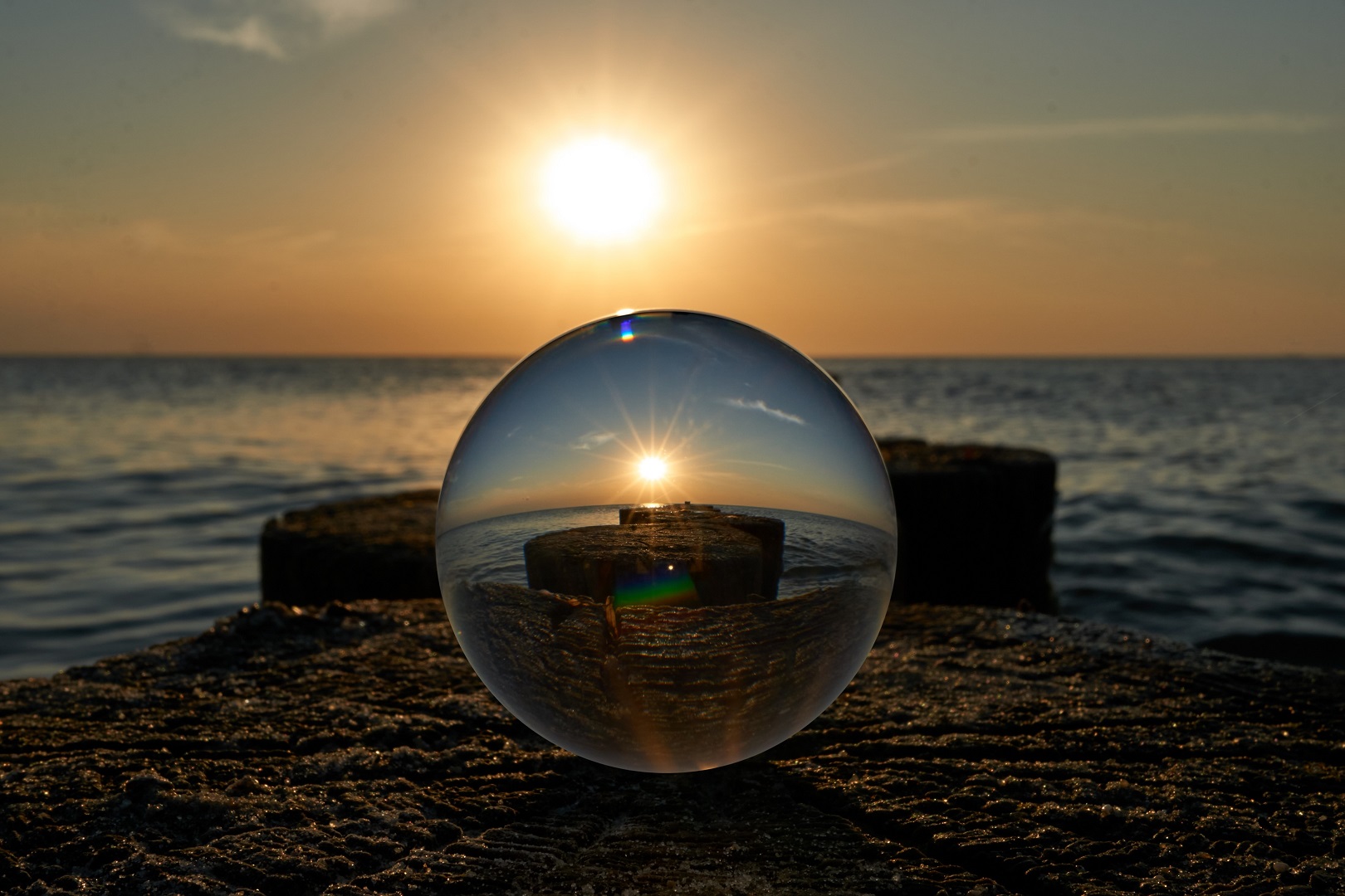 Sonnenuntergang in der Glaskugel