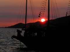 Sonnenuntergang in der Halongbucht