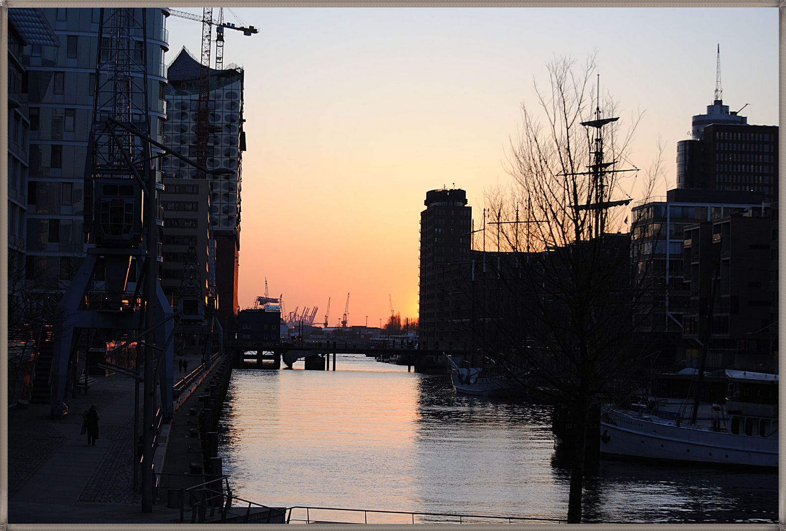 Sonnenuntergang in der Hamburger Hafencity