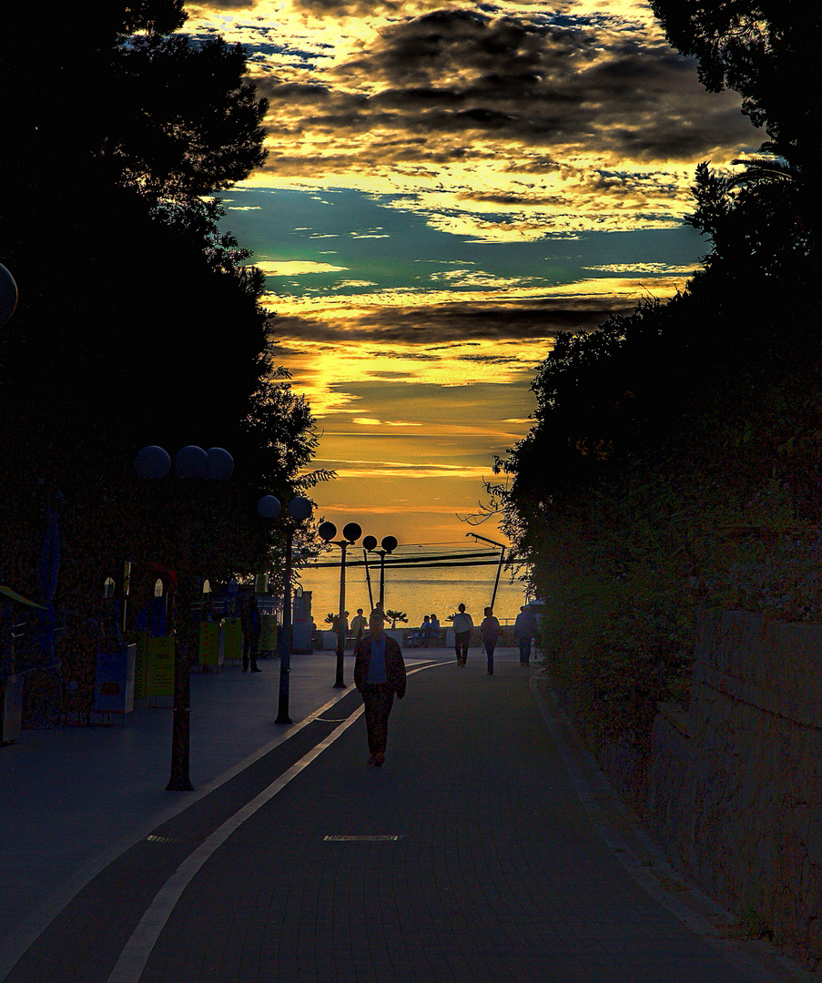 Sonnenuntergang in der "hohlen Gasse" .....