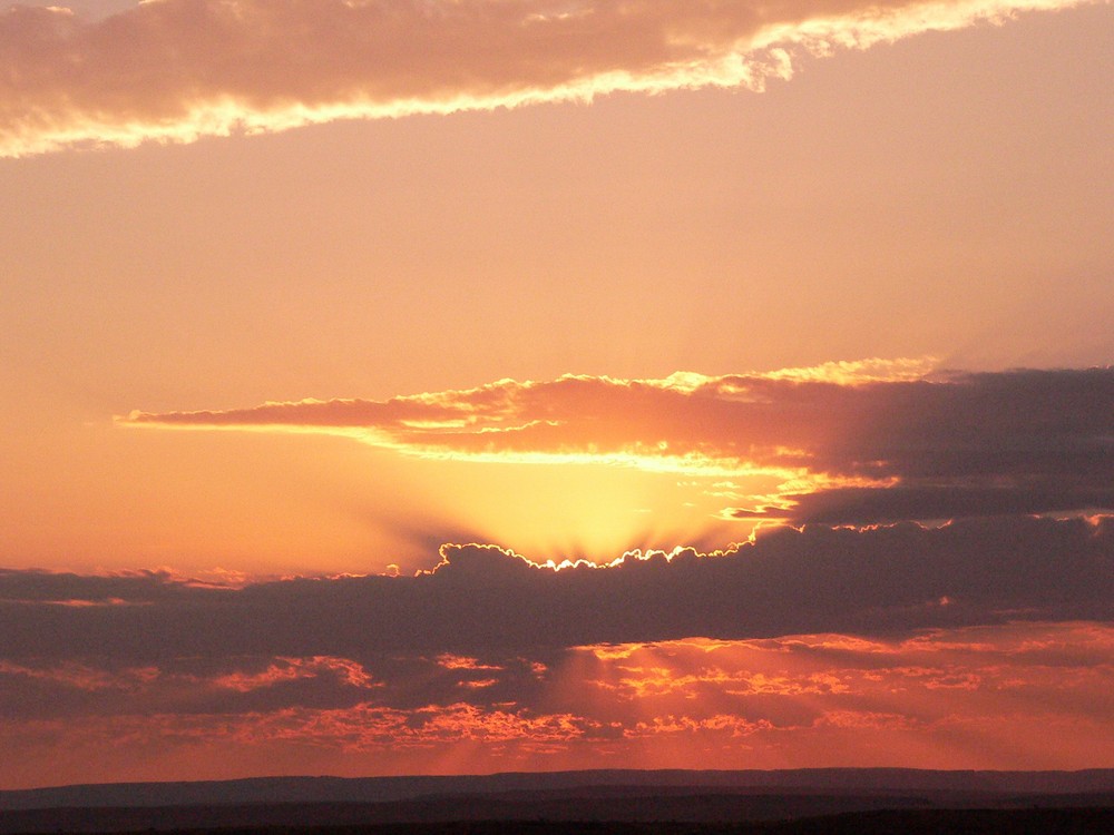 Sonnenuntergang in der Kalahari